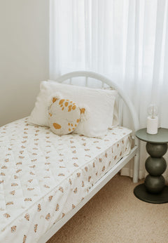 Rudie Baby leakproof fitted sheet product detail - silent waterproof layer, no plastic crinkle