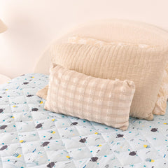 Rudie Baby leakproof fitted sheet flat lay overview - full sheet waterproof protection